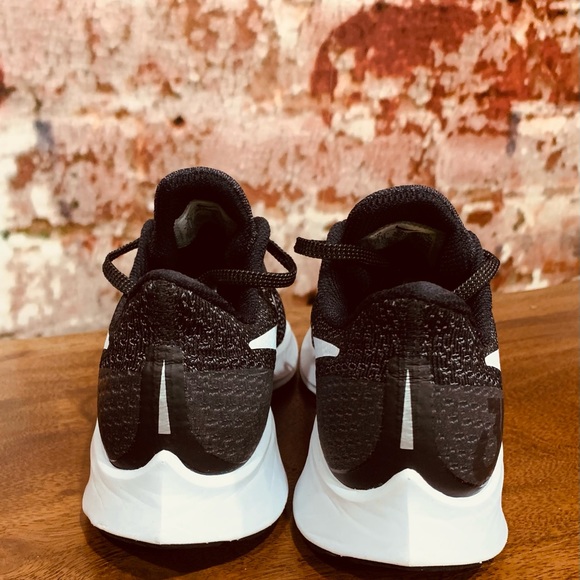PREOWNED like new NIKE WOMEN’S AIR ZOOM PEGASUS 35 SNEAKERS excellent condition - Picture 6 of 10